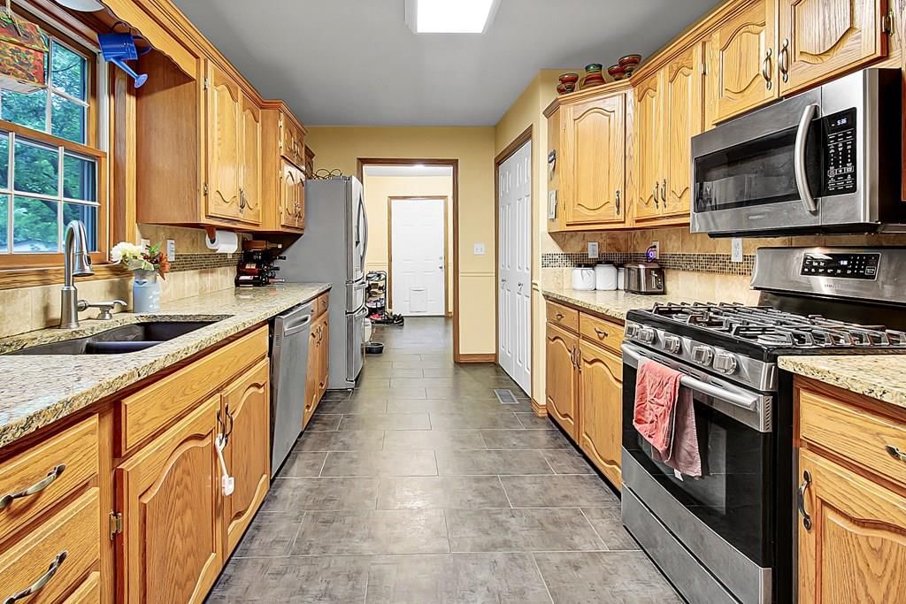 24023 Meade Road — photo 10