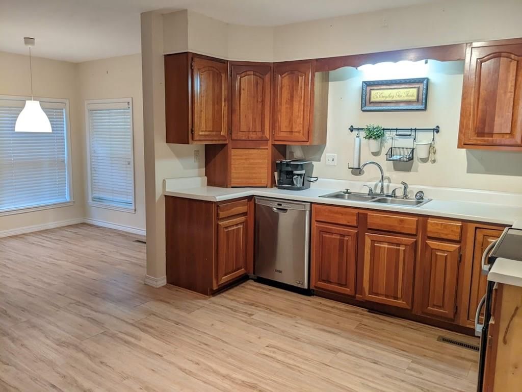 512 W Main Street — photo 13