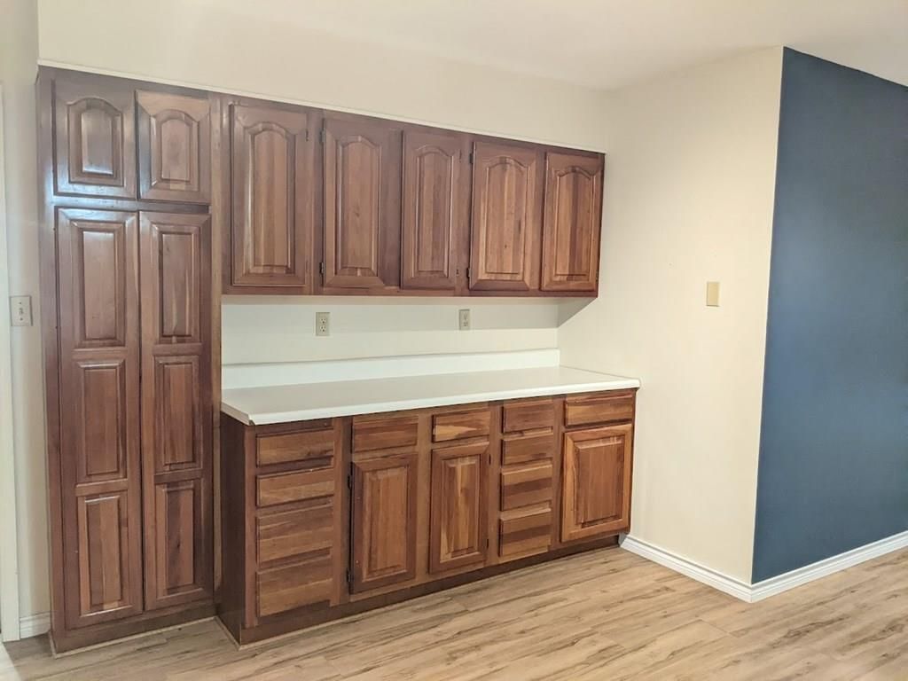 512 W Main Street — photo 16