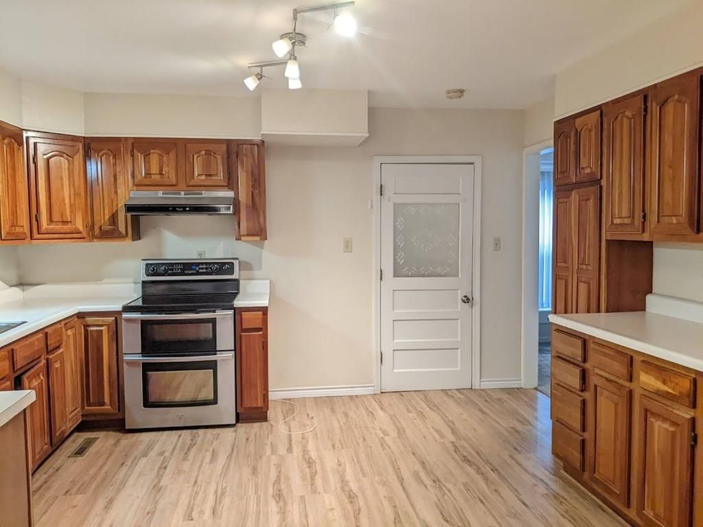 512 W Main Street — photo 18