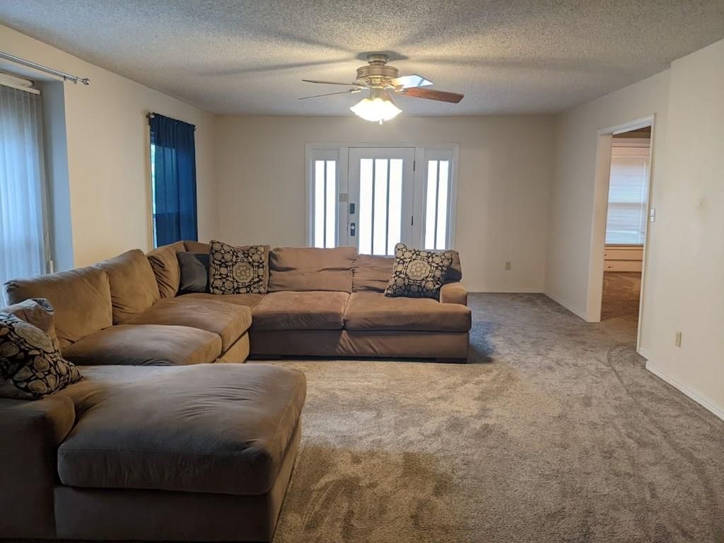 512 W Main Street — photo 7