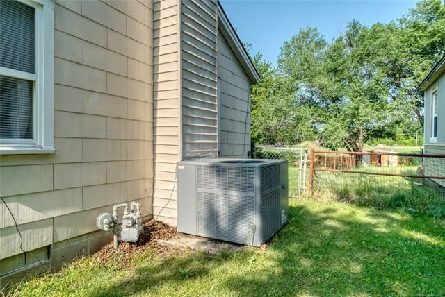 435 S Maple N/A — photo 18
