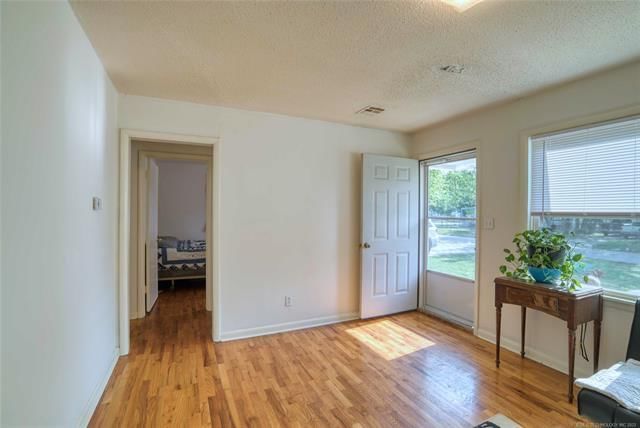 435 S Maple N/A — photo 3