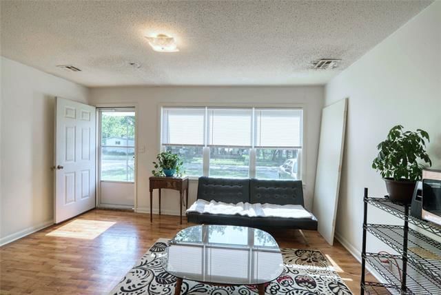 435 S Maple N/A — photo 4