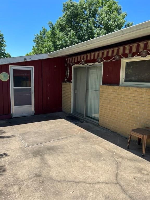1007 N Walnut N/A — photo 2