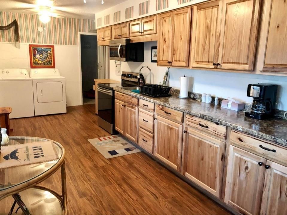 453629 Creek Avenue — photo 19