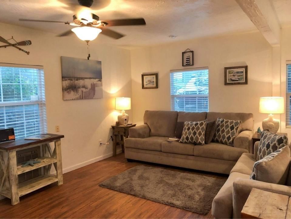 453629 Creek Avenue — photo 9