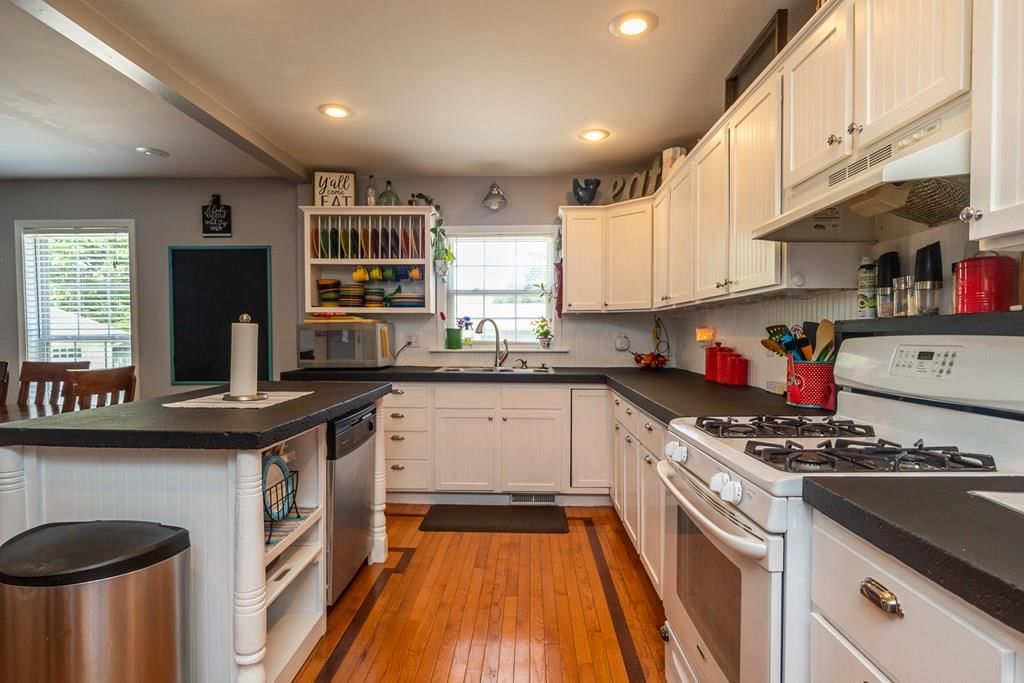 2105 N 10TH N/A — photo 13