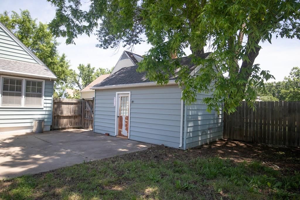 1319 W 3rd N/A — photo 25