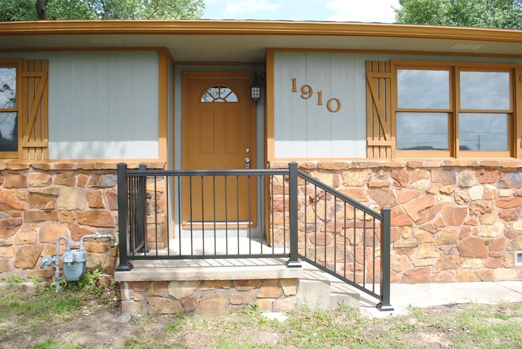 1910 N 10th N/A — photo 2