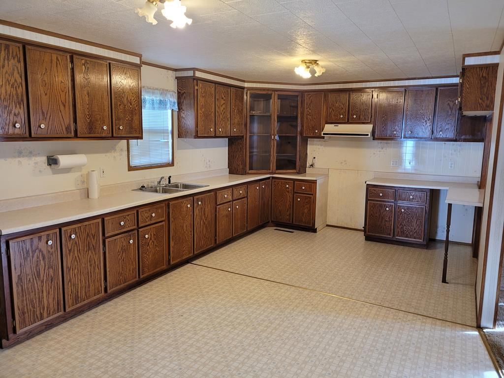 404 S Pine Street — photo 5