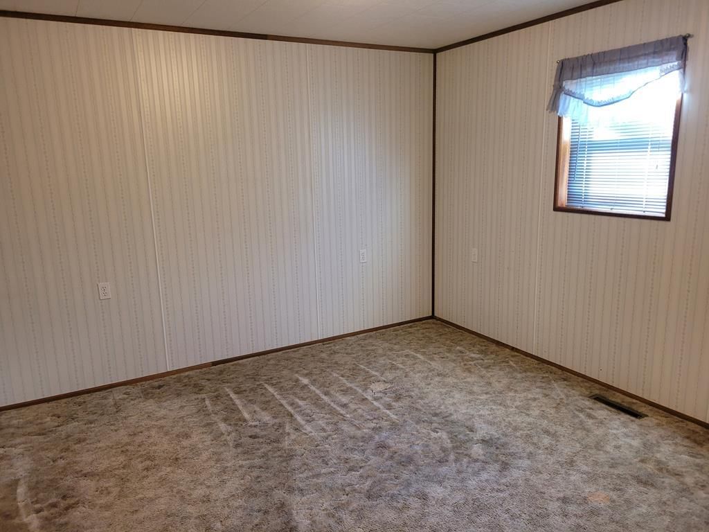 404 S Pine Street — photo 9