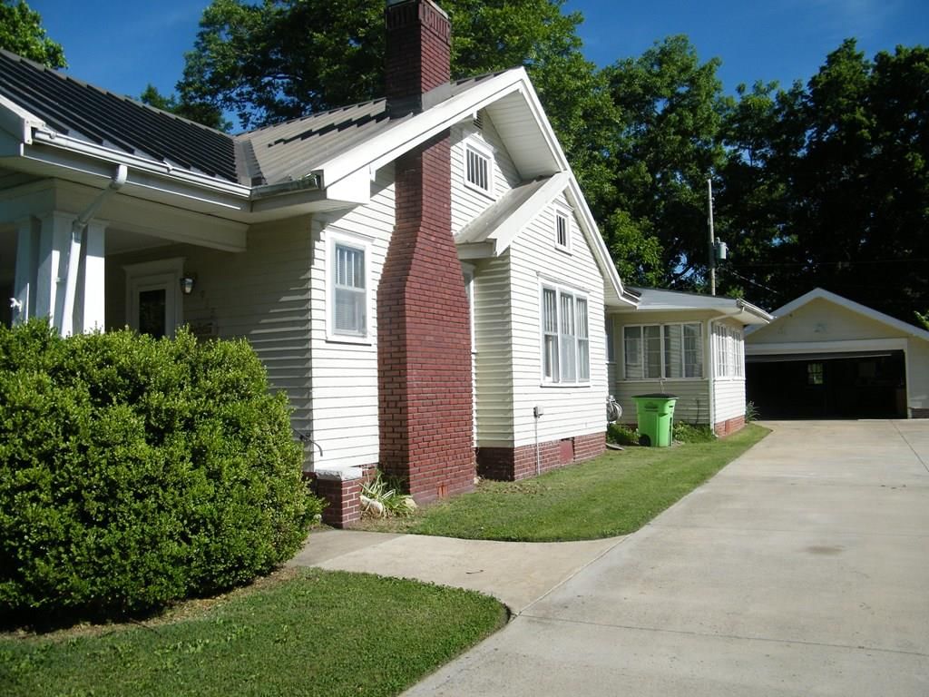 915 E Main N/A — photo 2