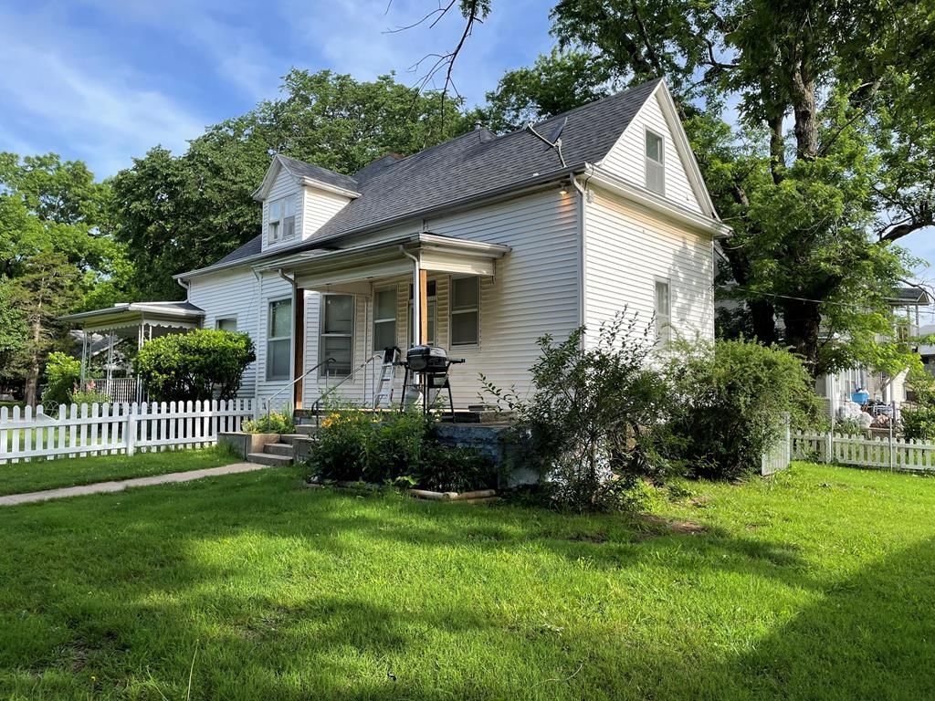 318 S 4th Street — photo 31