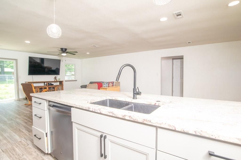 207 N Edgewood N/A — photo 12