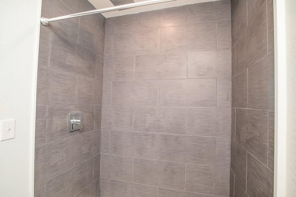 207 N Edgewood N/A — photo 17