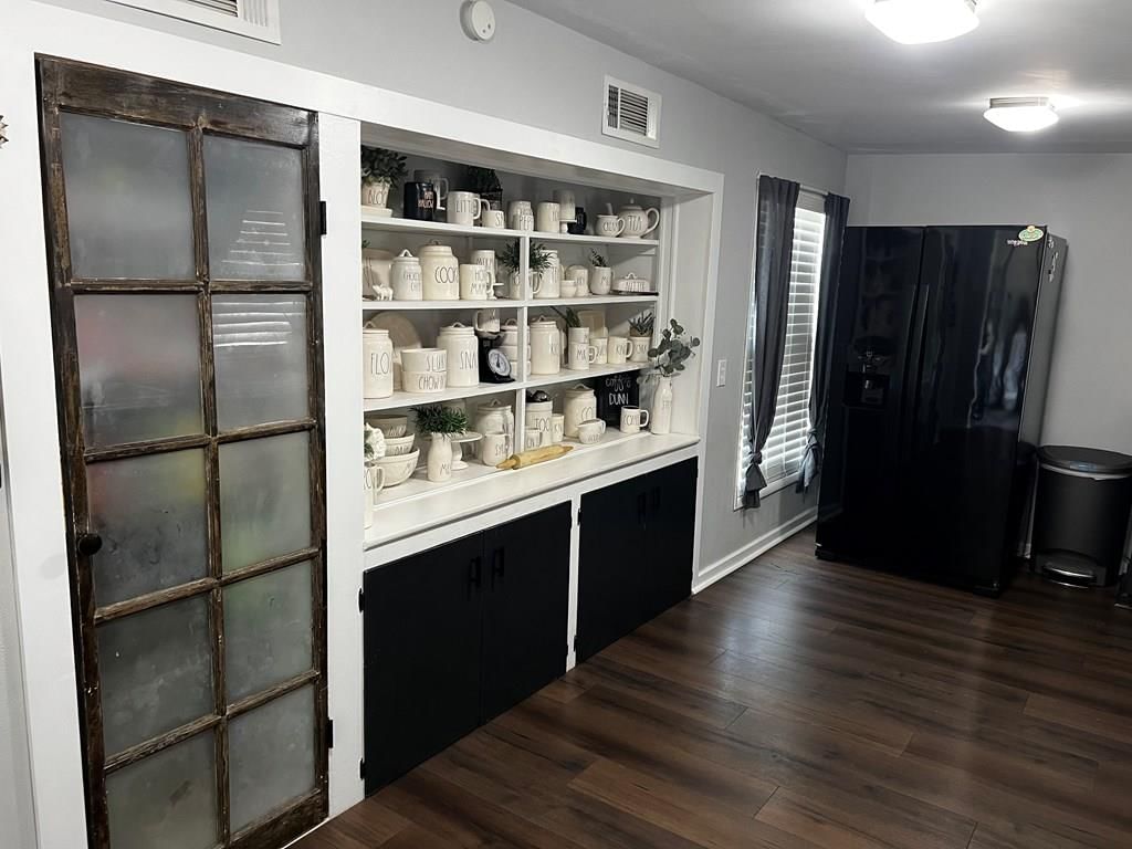 301 N Central N/A — photo 11