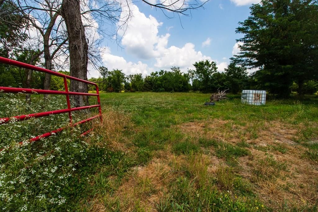 7600 Friends Road — photo 34