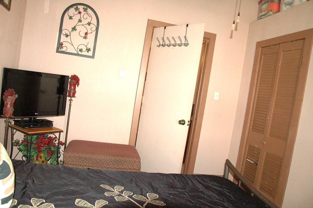 2325 Washington N/A — photo 5