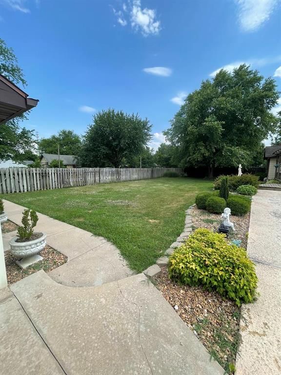 1405 Thornton N/A — photo 23