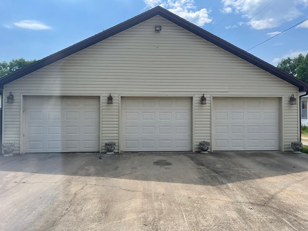 1405 Thornton N/A — photo 45