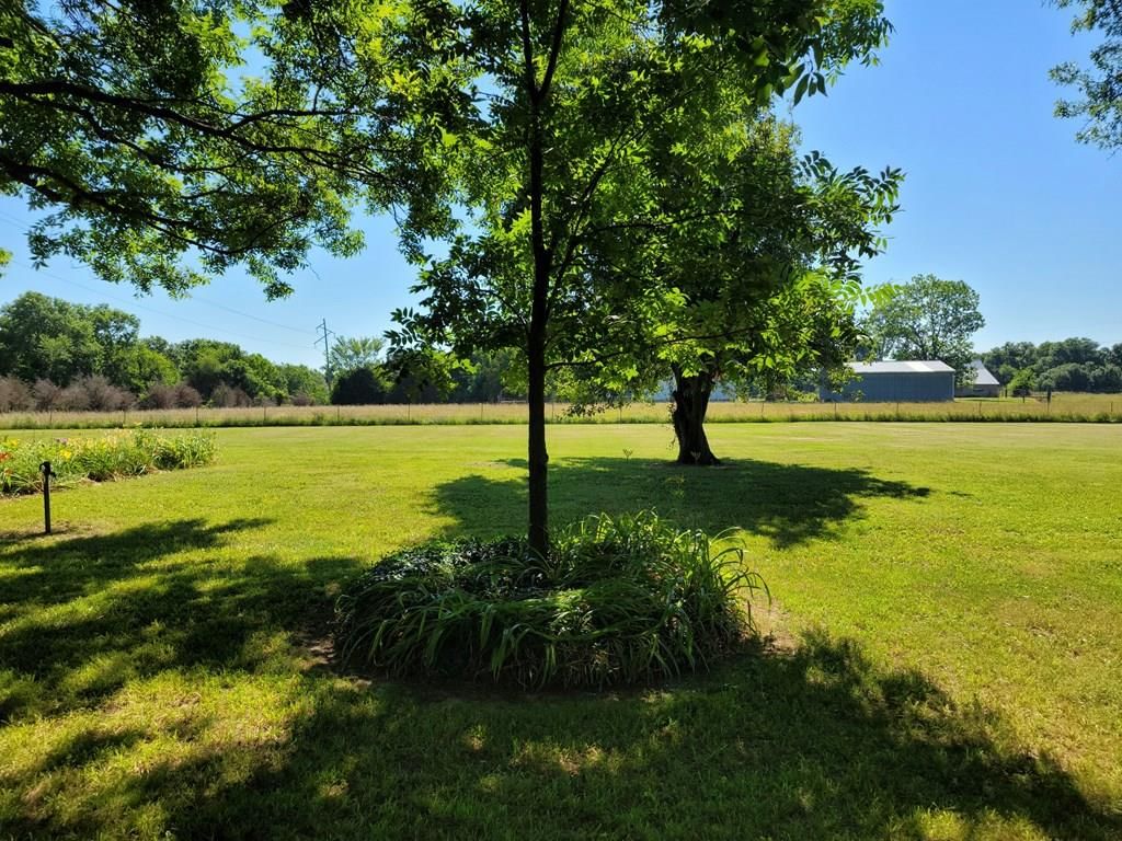 102 S Sugarcreek N/A — photo 11