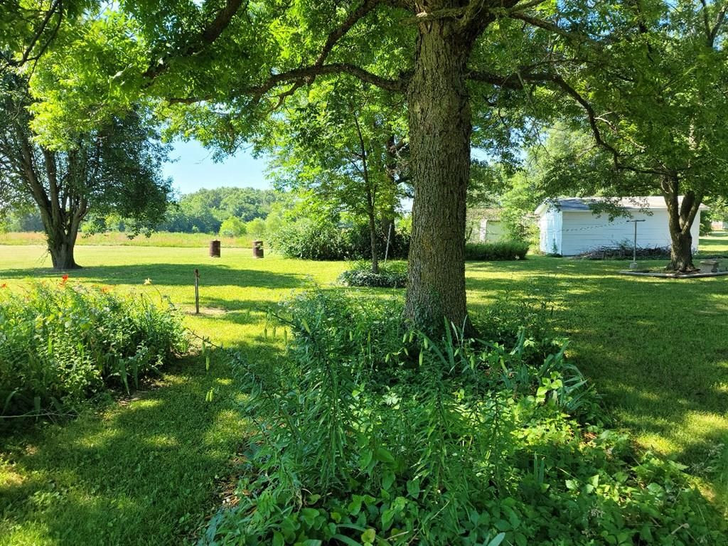 102 S Sugarcreek N/A — photo 13