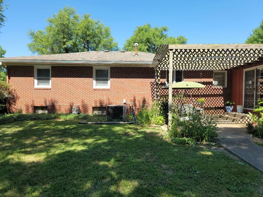 102 S Sugarcreek N/A — photo 14