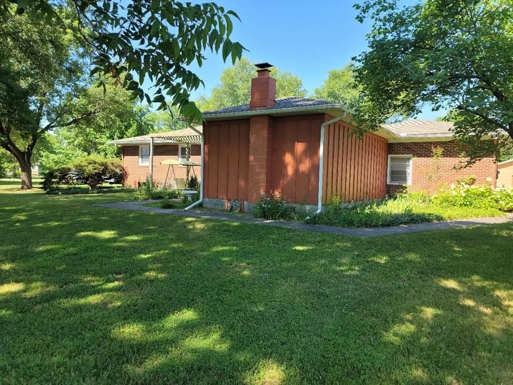 102 S Sugarcreek N/A — photo 18
