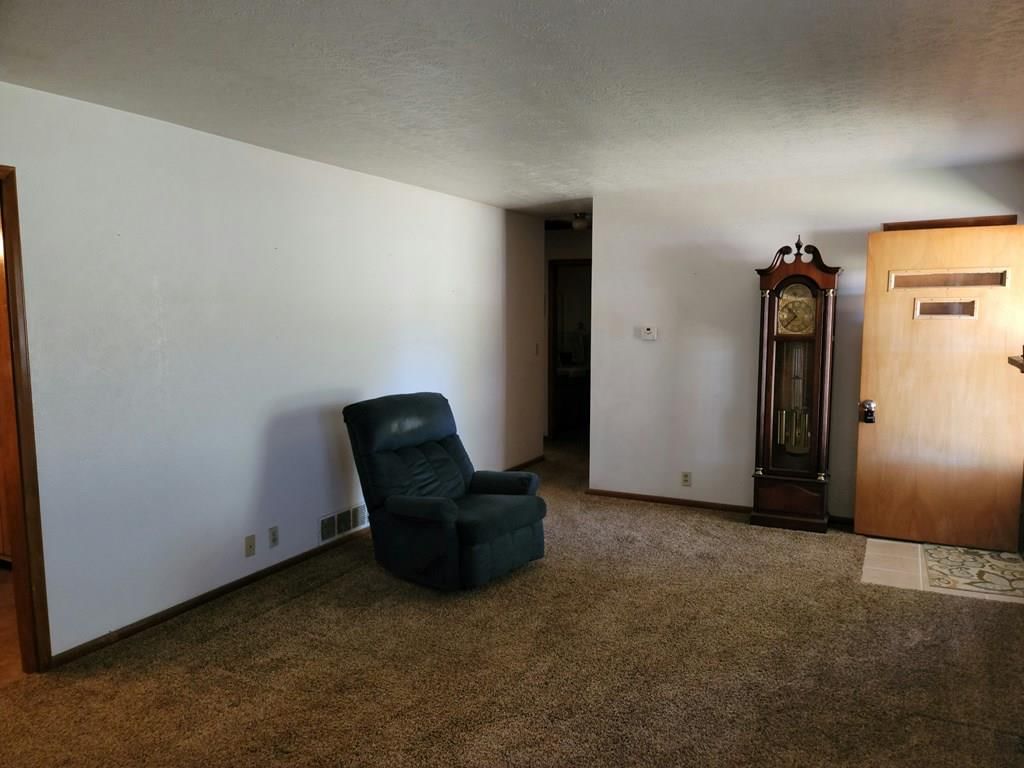 102 S Sugarcreek N/A — photo 22