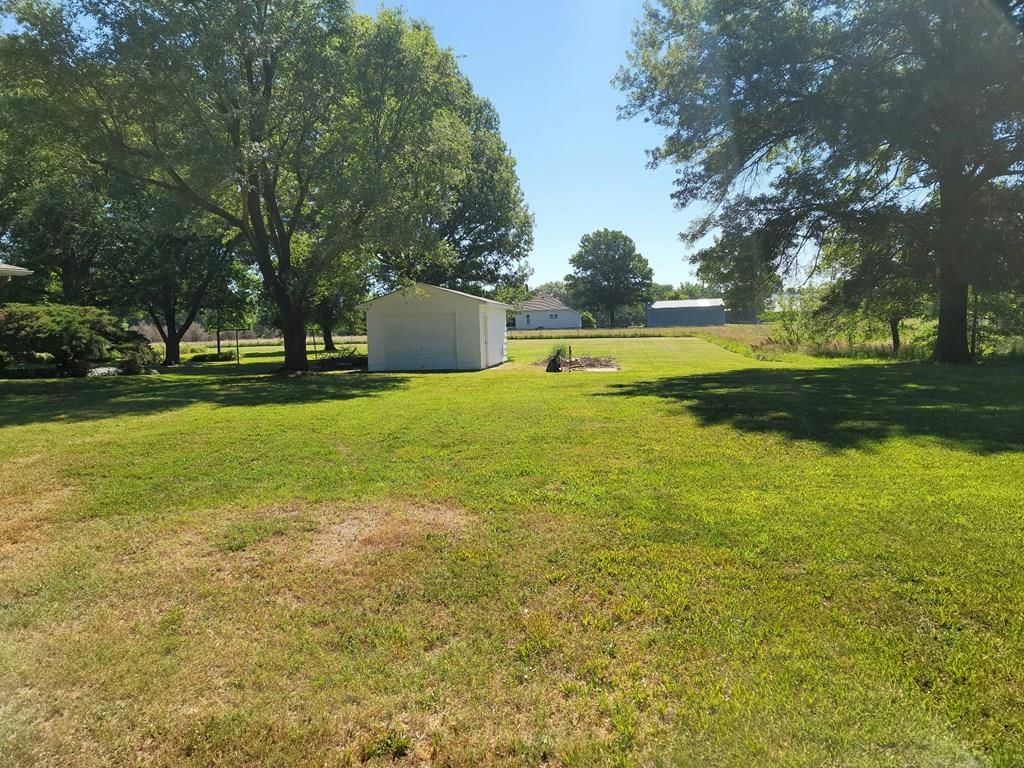102 S Sugarcreek N/A — photo 8