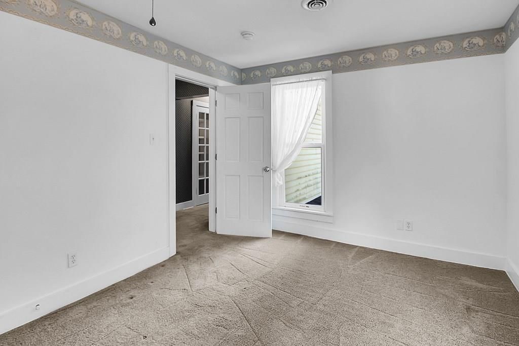 1329 Grand Avenue — photo 27