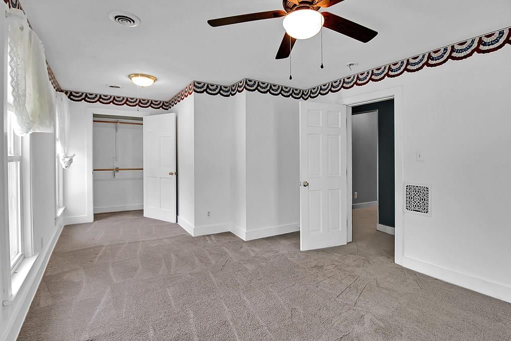 1329 Grand Avenue — photo 32