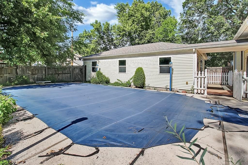 1329 Grand Avenue — photo 39