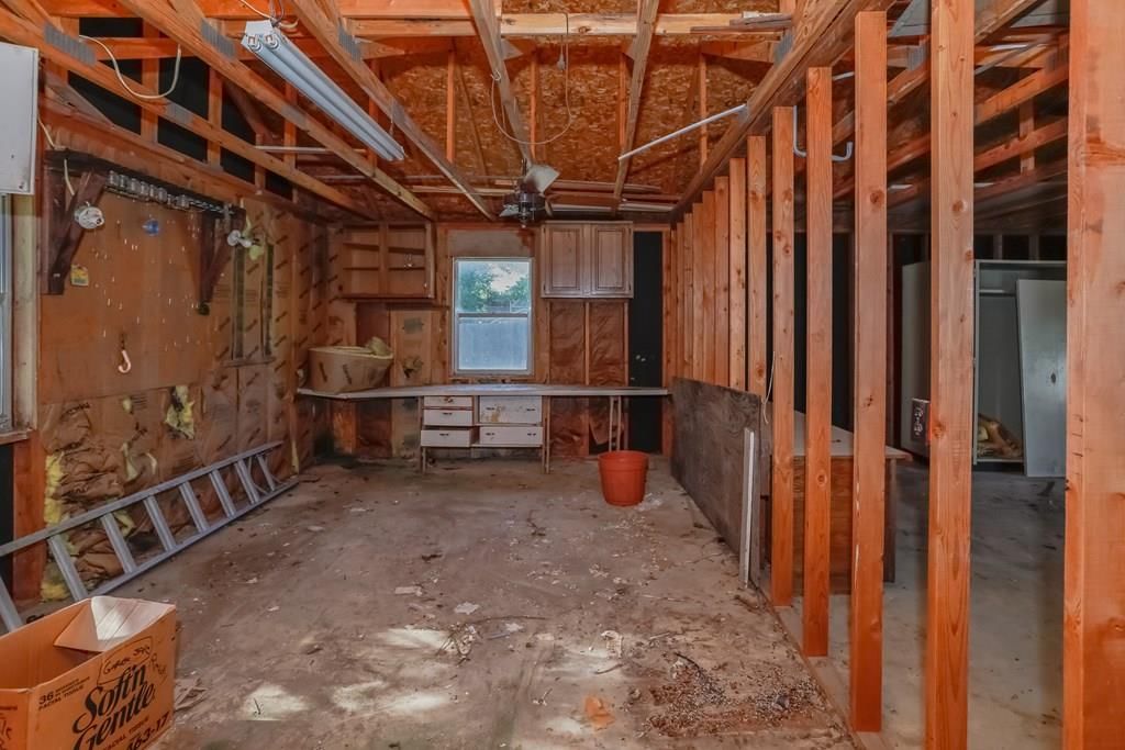 609 E 4th Avenue — photo 58
