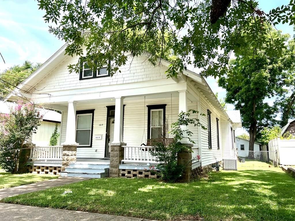 1619 Chess Avenue — photo 2