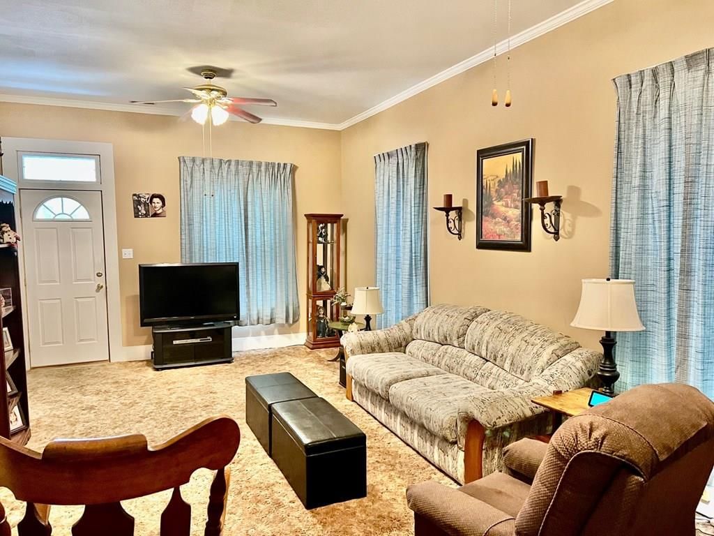 1619 Chess Avenue — photo 7