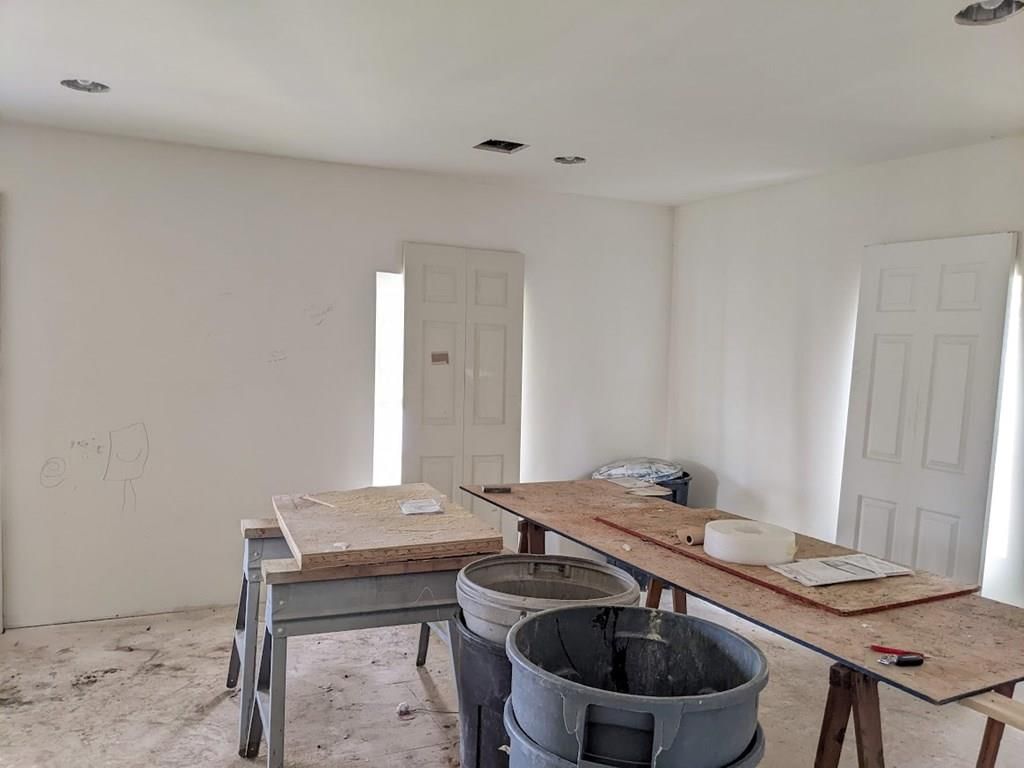 418 N Neosho Street — photo 16