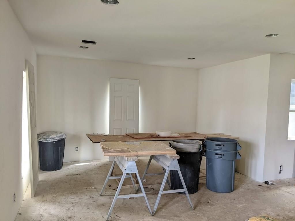 418 N Neosho Street — photo 17