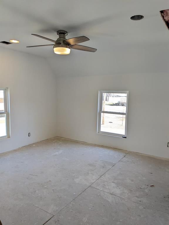 418 N Neosho Street — photo 32