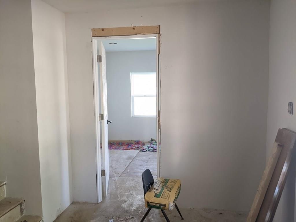 418 N Neosho Street — photo 36