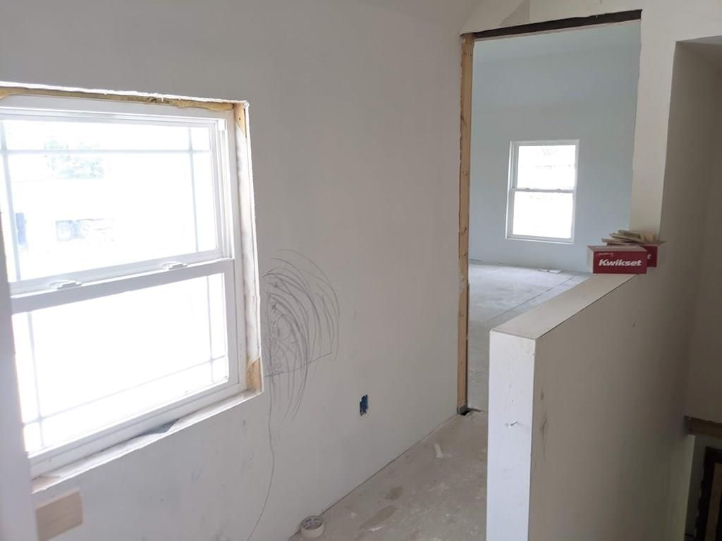 418 N Neosho Street — photo 41