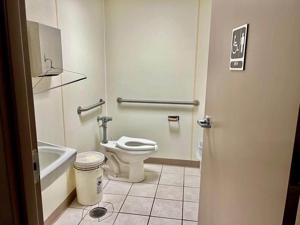1631 Corning Avenue — photo 10