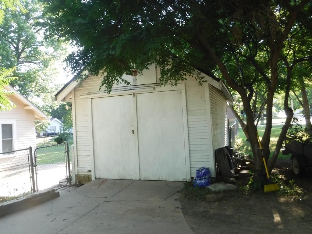 504 Charlotte Avenue — photo 29