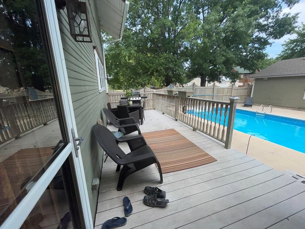 716 Lincoln N/A — photo 37