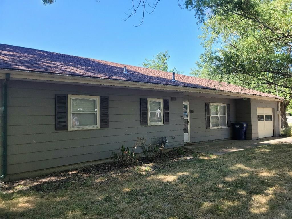 908 W Pine N/A — photo 2