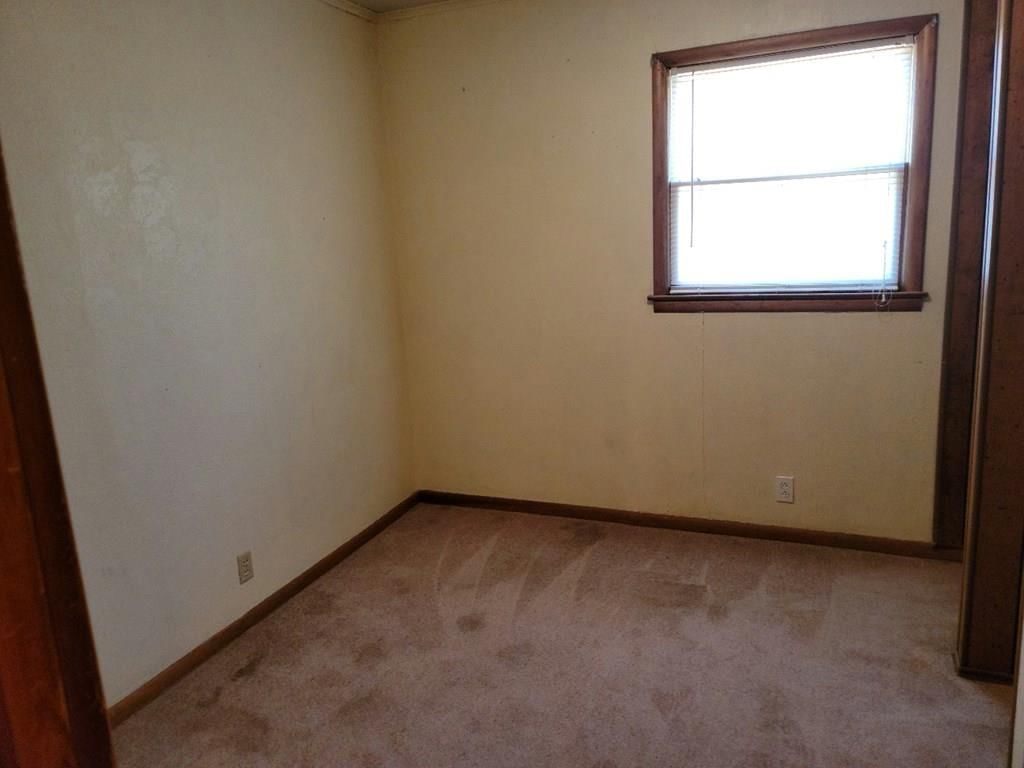 908 W Pine N/A — photo 16