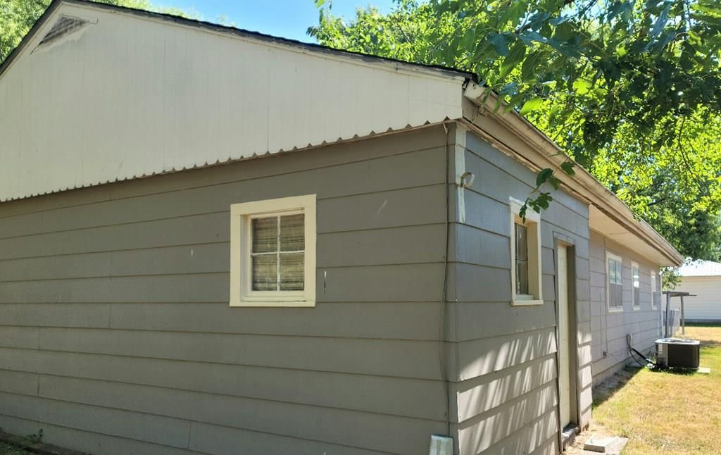 908 W Pine N/A — photo 17