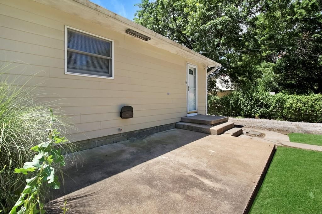 2611 Corning N/A — photo 23