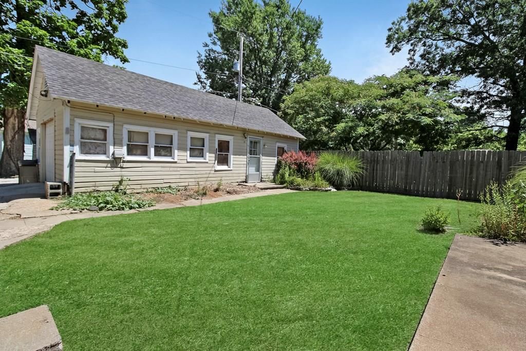 2611 Corning N/A — photo 24